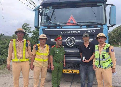 Kiểm tra xe đầu kéo, phát hiện tài xế tái phạm sử dụng ma túy